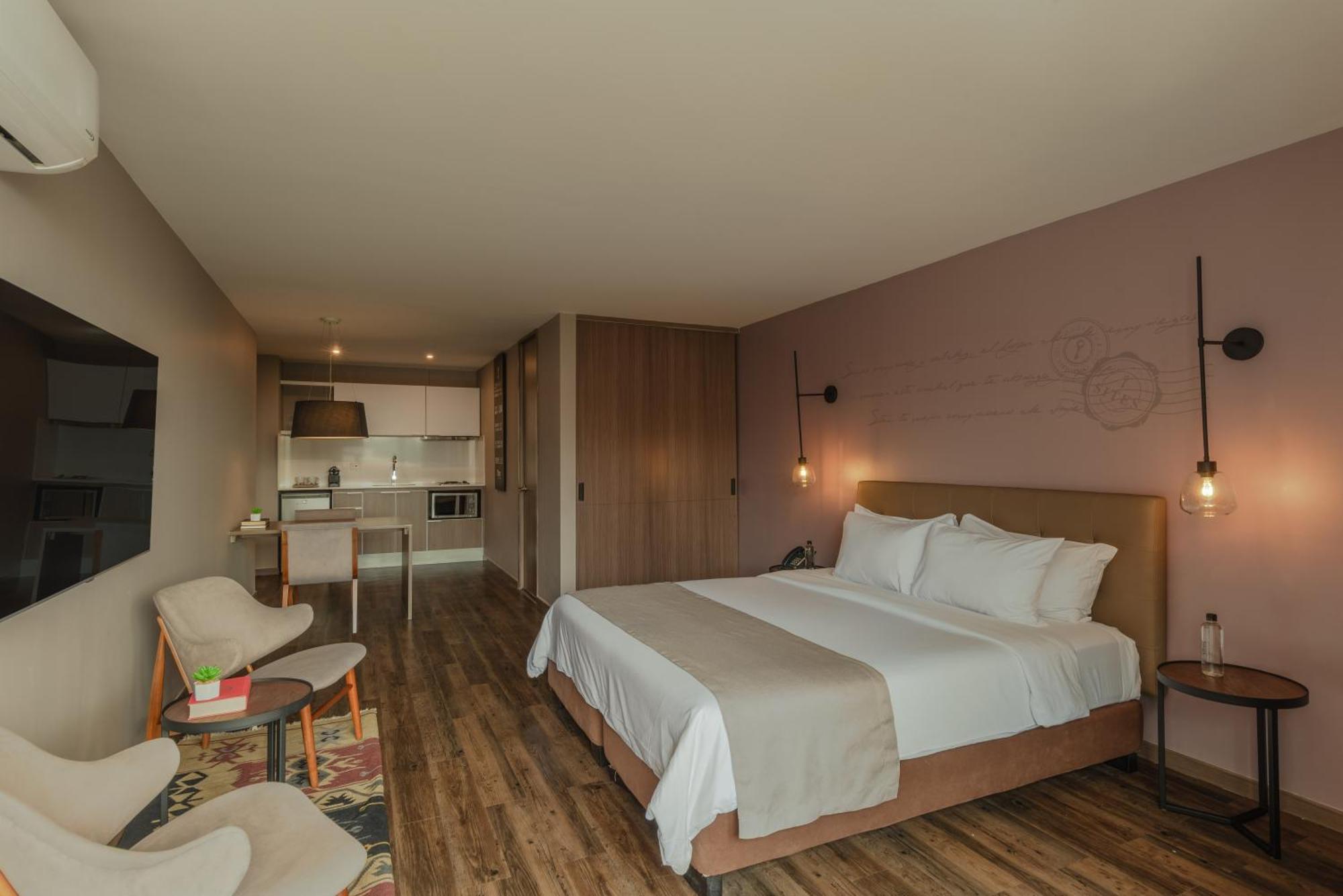 فندق سايتس ميديلين المظهر الخارجي الصورة A room at the hotel