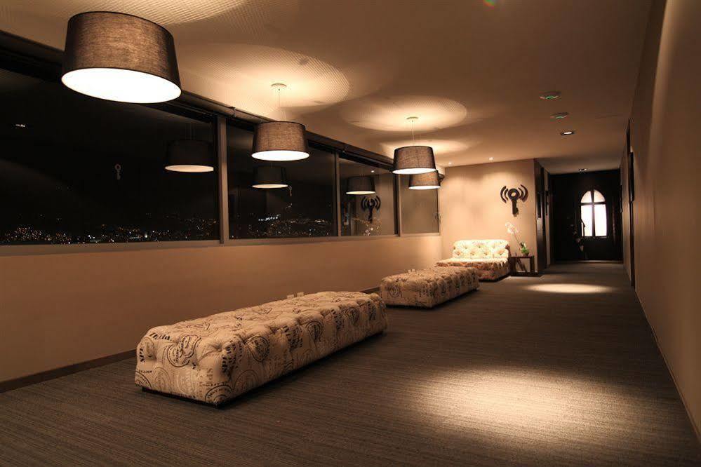 فندق سايتس ميديلين المظهر الخارجي الصورة The interior of the hotel