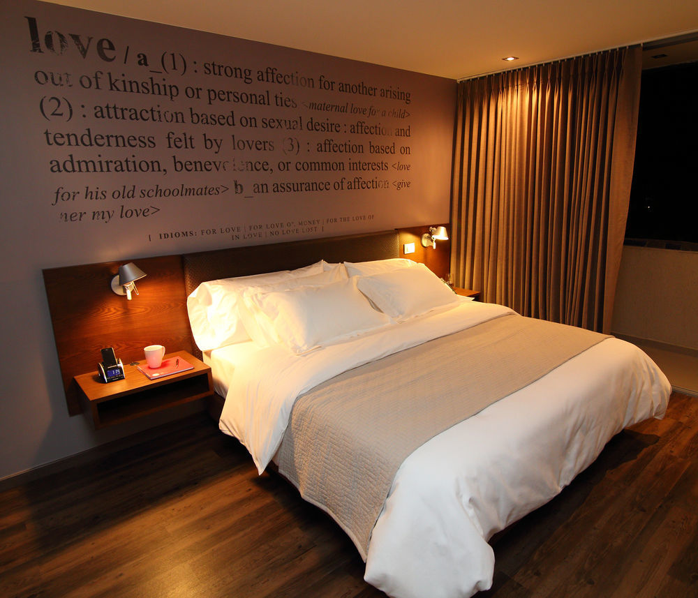 فندق سايتس ميديلين المظهر الخارجي الصورة A bedroom at the hotel