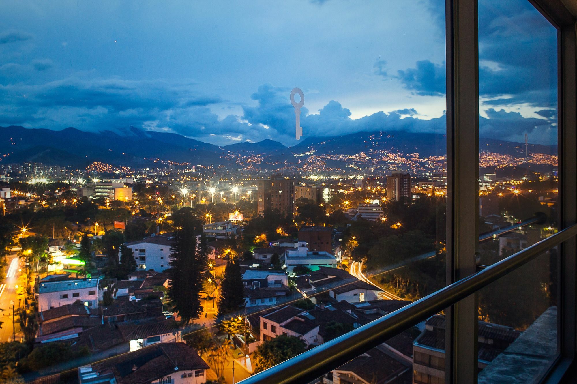 فندق سايتس ميديلين المظهر الخارجي الصورة View of the city from the hotel